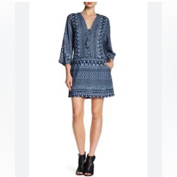 BCBGMaxAzria Dresses & Skirts - BCBGMAXAZRIA 'Milana' Light Blue/Navy Laced Placket Woven Dress Size XS